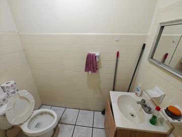Se vende edificio en Arcos Sur