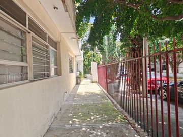 Se vende edificio en Arcos Sur