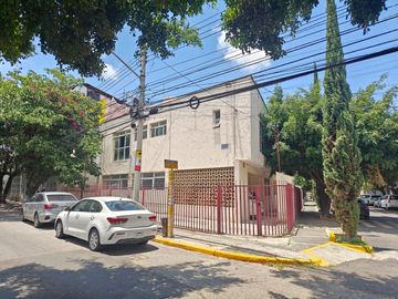 Se vende edificio en Arcos Sur