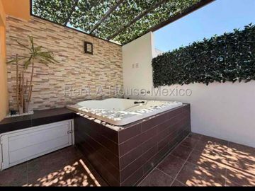 RENTA | Casa en el Mirador, Querétaro | casa de autor | Roof garden | plazas comerciales y escuelas cerca.