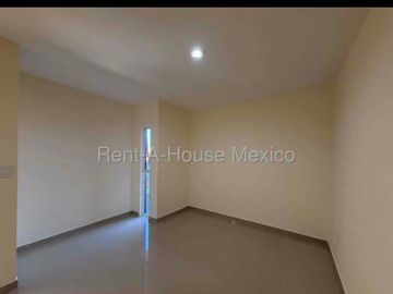 RENTA | Casa en el Mirador, Querétaro | casa de autor | Roof garden | plazas comerciales y escuelas cerca.