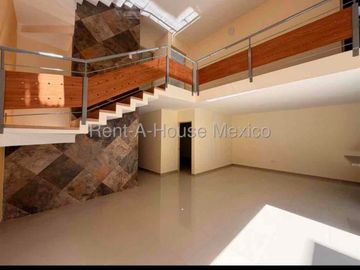 RENTA | Casa en el Mirador, Querétaro | casa de autor | Roof garden | plazas comerciales y escuelas cerca.