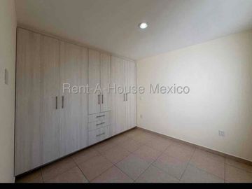 RENTA | Casa en el Mirador, Querétaro | casa de autor | Roof garden | plazas comerciales y escuelas cerca.