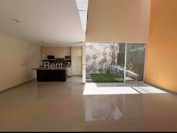 RENTA | Casa en el Mirador, Querétaro | casa de autor | Roof garden | plazas comerciales y escuelas cerca.