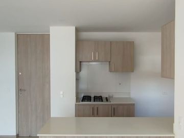 se arrienda apartamento de 64m²