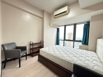 Rare High-Floor 82.6 SQM 3BR with Balcony & Bay View For Sale at Greenbelt Hamilton 1, Legazpi Village, Makati