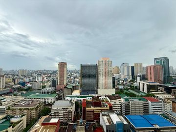 Rare High-Floor 82.6 SQM 3BR with Balcony & Bay View For Sale at Greenbelt Hamilton 1, Legazpi Village, Makati