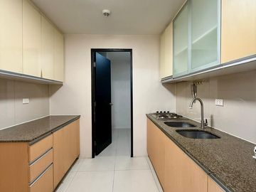 Rare High-Floor 82.6 SQM 3BR with Balcony & Bay View For Sale at Greenbelt Hamilton 1, Legazpi Village, Makati