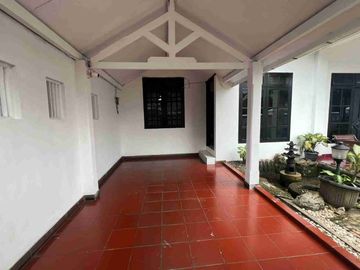 Di Jual Rumah Siap Huni di Villa Japos Ciledug Tangerang