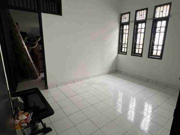 Di Jual Rumah Siap Huni di Villa Japos Ciledug Tangerang