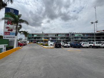 SE RENTA LOCAL COMERCIAL PLAZA SAN JOSE VISTA HERMOSA