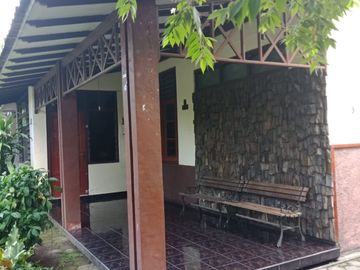 Dijual Rumah Siap Pakai Strategis  Lokasi Kotagede,Yogyakarta Luas 850m2