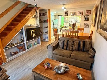 Casa remodelada, tipo piloto, muy hermosa y acogedora.