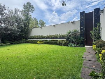 Venta de casa sola, inteligente y moderna con caseta