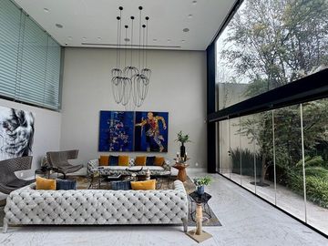 Venta de casa sola, inteligente y moderna con caseta
