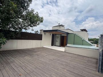 Venta de casa sola, inteligente y moderna con caseta