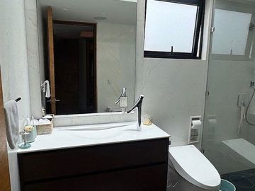 Venta de casa sola, inteligente y moderna con caseta