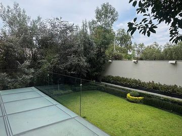 Venta de casa sola, inteligente y moderna con caseta