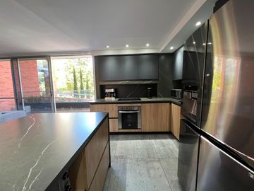 Apartamento en Venta en Los Parra, Poblado Medellín Antioquia
