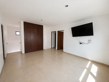 CASA AMPLIA EN PRIVADA EN VILLAS DE IRAPUATO