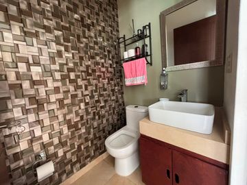 CASA AMPLIA EN PRIVADA EN VILLAS DE IRAPUATO