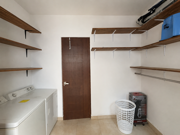 CASA AMPLIA EN PRIVADA EN VILLAS DE IRAPUATO