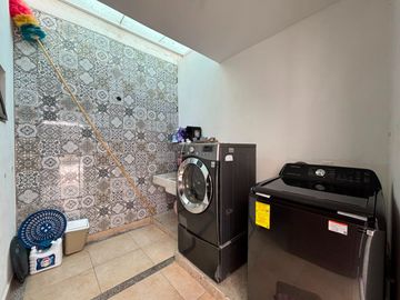 CASA AMPLIA EN PRIVADA EN VILLAS DE IRAPUATO
