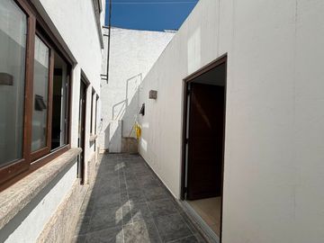 CASA AMPLIA EN PRIVADA EN VILLAS DE IRAPUATO