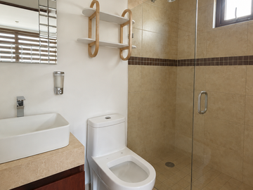 CASA AMPLIA EN PRIVADA EN VILLAS DE IRAPUATO