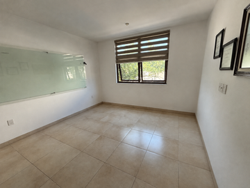CASA AMPLIA EN PRIVADA EN VILLAS DE IRAPUATO