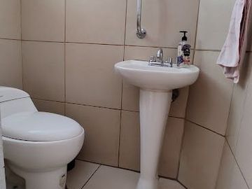 CASA EN VENTA LAS MISIONES QUERETARO 4 RECAMARAS RECIEN REMODELADA ENTRE AV. CONSTITUYENTES