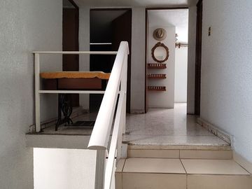 CASA EN VENTA LAS MISIONES QUERETARO 4 RECAMARAS RECIEN REMODELADA ENTRE AV. CONSTITUYENTES