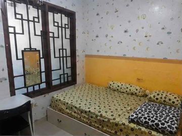 DIJUAL – Rumah 2 Lantai Semi Furnished 400-Jutaan di Panjibuwono Residence
