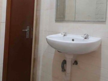 DIJUAL – Rumah 2 Lantai Semi Furnished 400-Jutaan di Panjibuwono Residence
