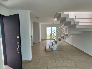 Casa Remodelada en Venta Bonanza, Metepec|
