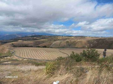Se Vende Finca de 62 HECTÁREAS ideal para proyecto Agricola Ganadera o Turismo a 10 minutos de BOLIVAR CARCHI Ecuador