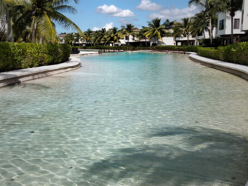 CASA DE ENTREGA INMEDIATA EN Yucatan Country Club, Merida, Yucatan