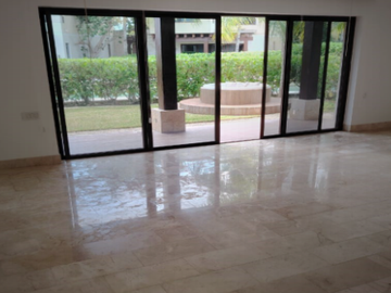 CASA DE ENTREGA INMEDIATA EN Yucatan Country Club, Merida, Yucatan