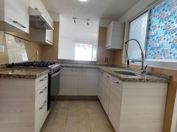 Casa en Renta en Privada Juriquilla a solo 5 min de la UVM
