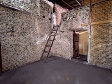 Venta de Terreno con Casa Antigüa Para Inversión - Calle Maldonado y La 17, Guayaquil
