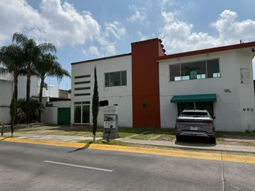 LOCAL COMERCIAL EN AV. GUADALUPE