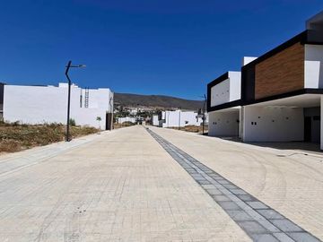 TERRENO EN VENTA DE 192 M2 EN FRACCIONAMIENTO ARIA