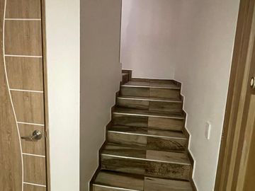 SE ARRIENDA CASA EN SECTOR NIZA - CORDOBA BOGOTÁ