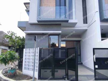 Dijual rumah baru gress di Taman Pondok Indah Wiyung