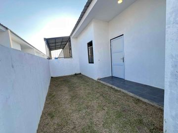 Dijual Rumah Mewah dan Strategis ditepi jalan raya Batuaji.