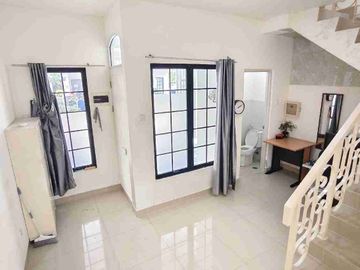 DISEWAKAN ATAU DIJUAL RUMAH SIAP HUNI Di JABABEKA