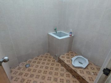 DIJUAL/DISEWA RUKO 4 Lantai di Cideng Jakarta Pusat