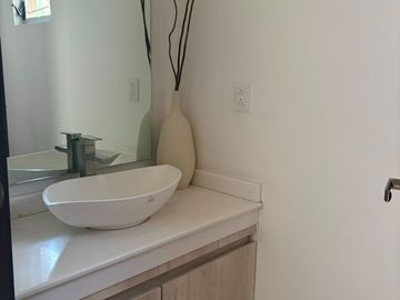 RENTO HERMOSA CASA FRACC SOBERNA RESIDENCIAL $23,000.00 INC. MTTO. EXCELENTES CONDICIONES