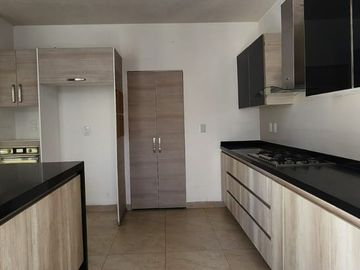 RENTO HERMOSA CASA FRACC SOBERNA RESIDENCIAL $23,000.00 INC. MTTO. EXCELENTES CONDICIONES
