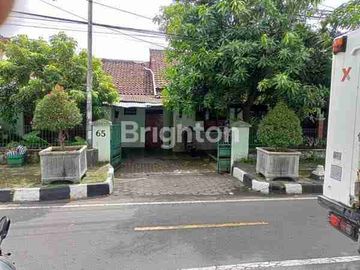 Strategis mangku jalan raya cocok untuk kost atau homestay